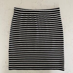 Gilmour Casual Pull On Poly Blend Striped Pencil Mini Skirt Blk Cream Sz S NWOT